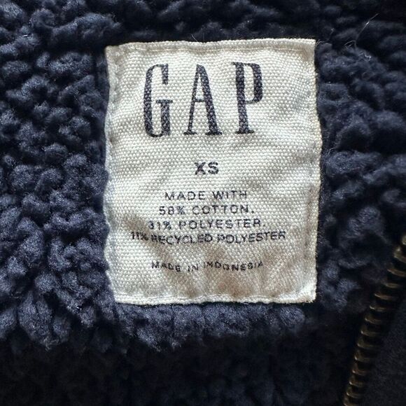 GAP Factory Men’s Sherpa-Lined Logo Hoodie - Picture 7 of 7